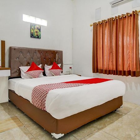 Oyo Life 3415 Penginapan Wimane Palembang Extérieur photo
