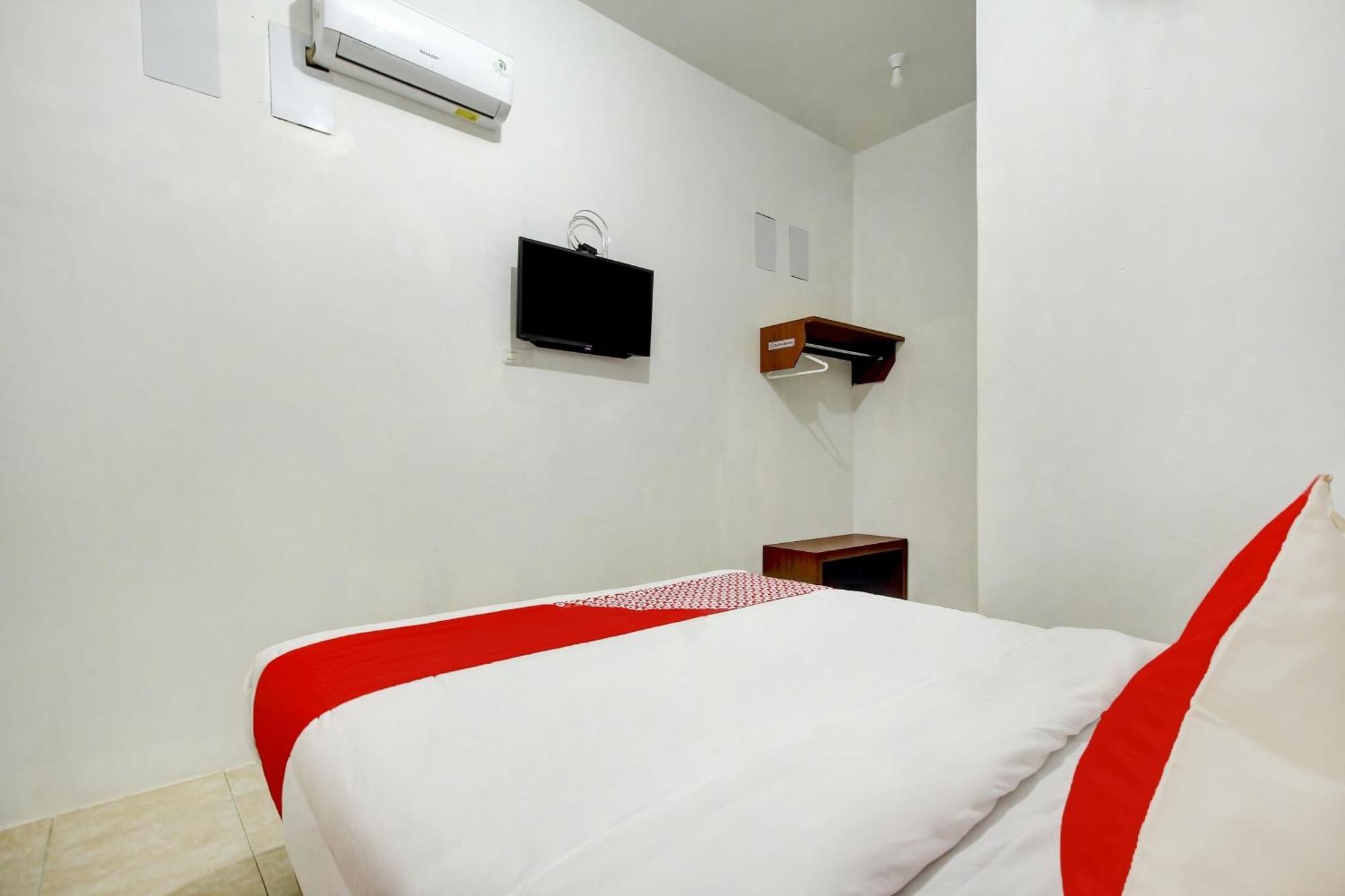 Oyo Life 3415 Penginapan Wimane Palembang Extérieur photo