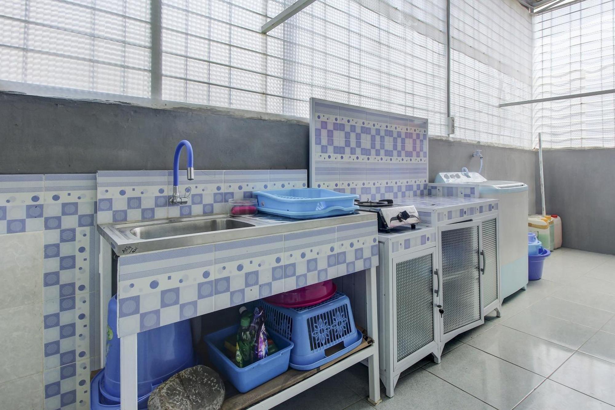 Oyo Life 3415 Penginapan Wimane Palembang Extérieur photo